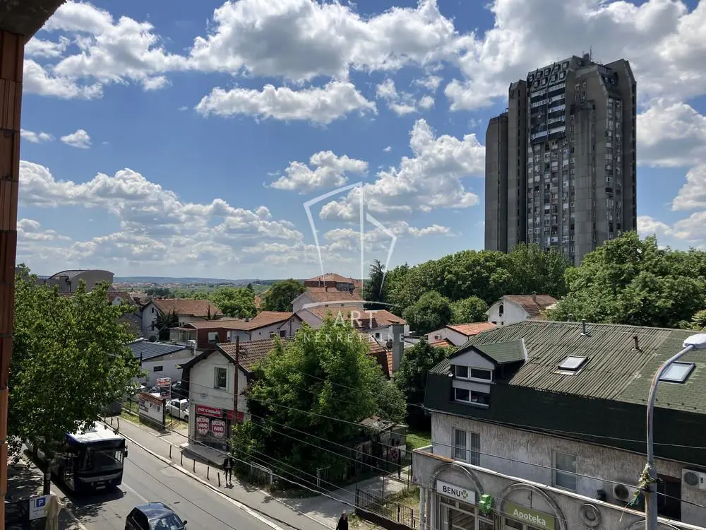 Četvorosoban stanovi Voždovac Banjica I II 435000 evra 
