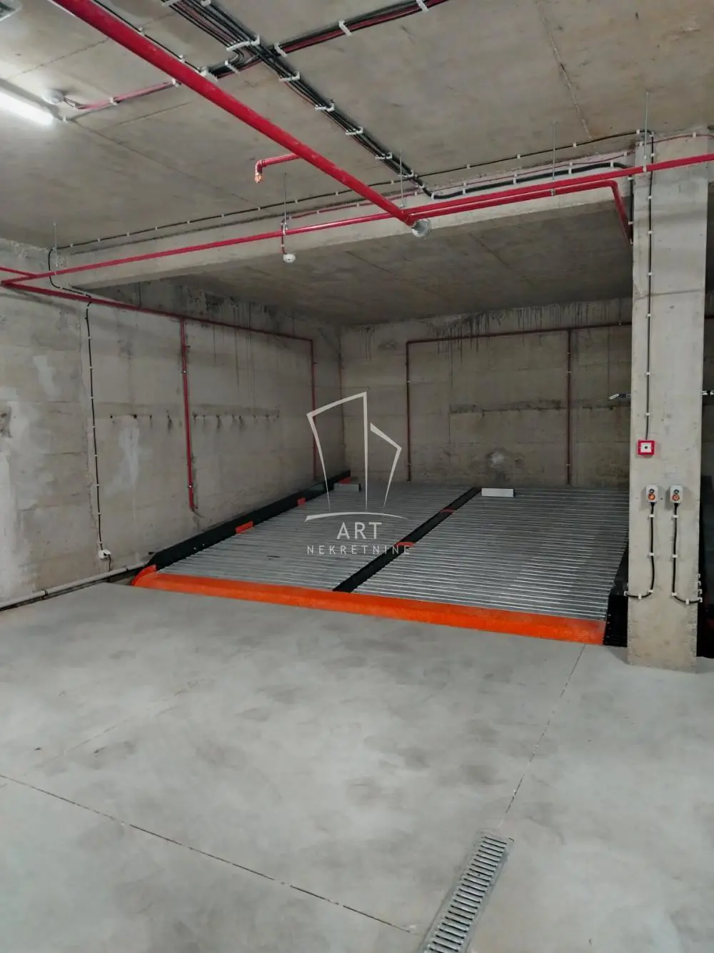 garaža Beograd Vojvode Hrvoja 