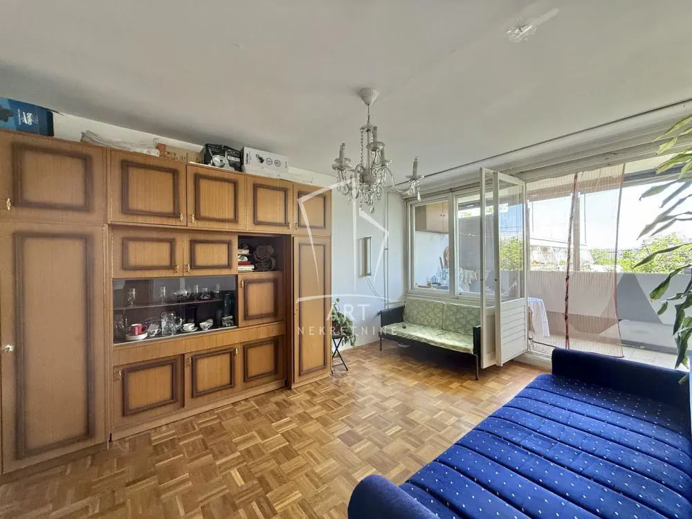 Dvosoban stanovi Novi Beograd Savski blokovi (44 45 70 70a) 185000 evra 