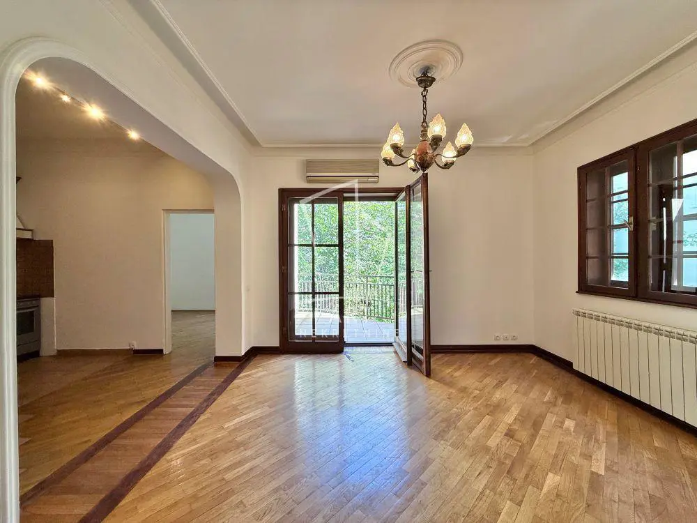 Četvorosoban stanovi Vračar Hram 375000 evra 