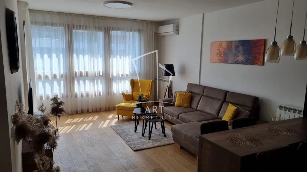 Dvosoban stanovi Novi Beograd Blok 65 1150 evra 