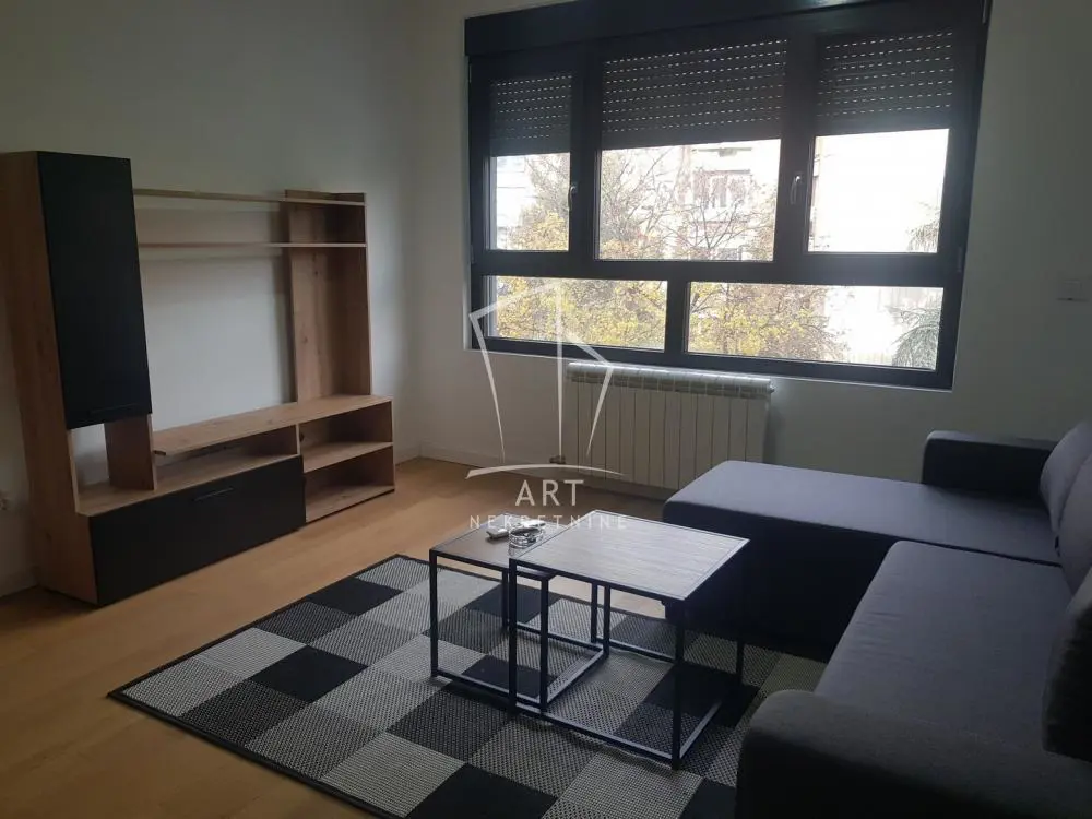 Trosoban stanovi Voždovac Šumice 700 evra 