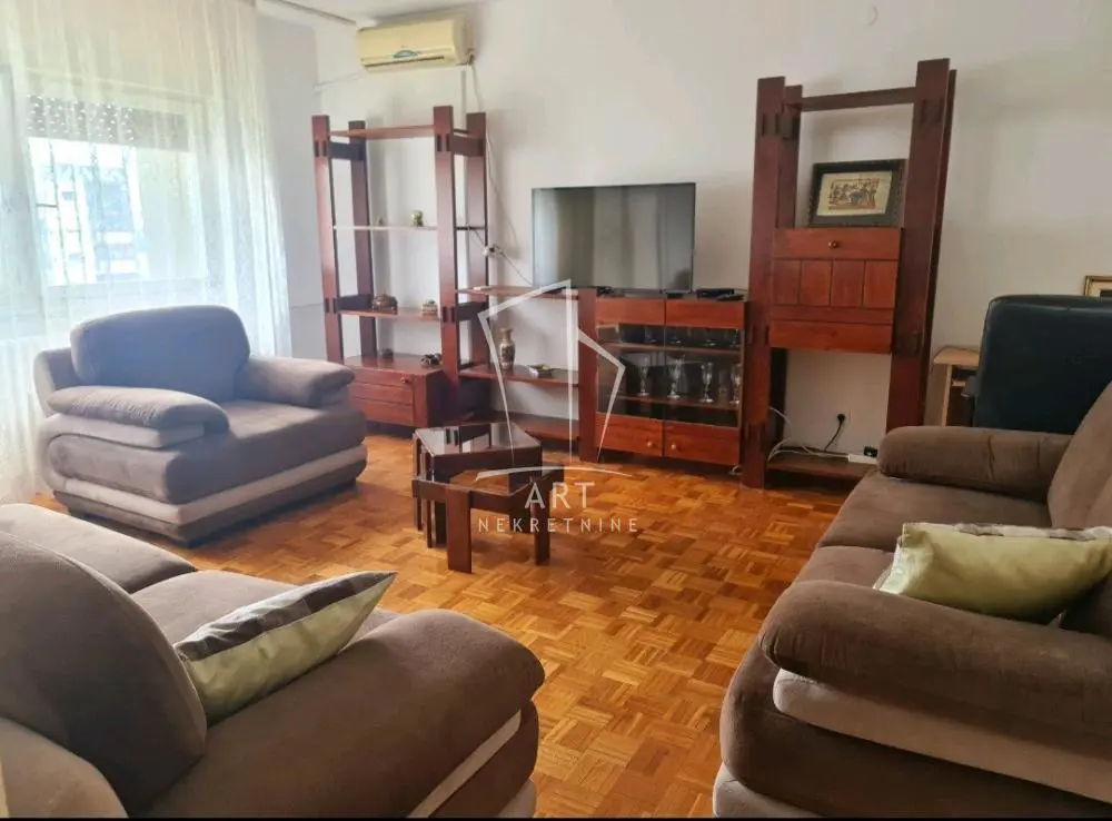 Beograd Novi Beograd Trosoban stanovi 650 evra 
