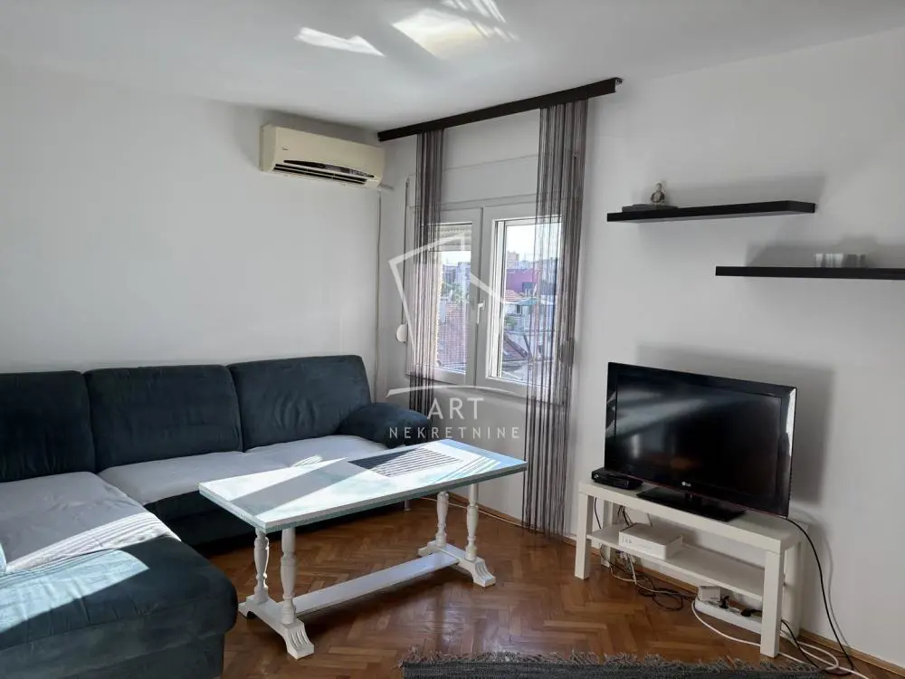 Dvosoban stanovi Stari Grad Skupština 900 evra 