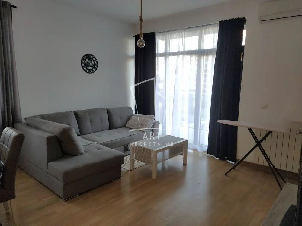 Beograd Savski venac  novogradnja Dvosoban stanovi 1200 evra 