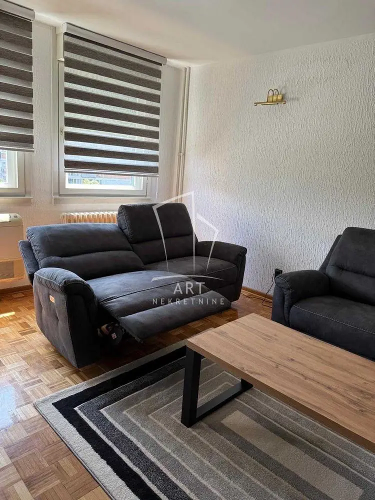 Beograd Zemun Trosoban stanovi 1000 evra 