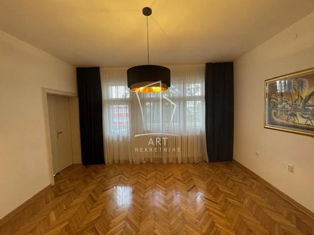 Beograd Savski venac Trosoban stanovi 1800 evra 