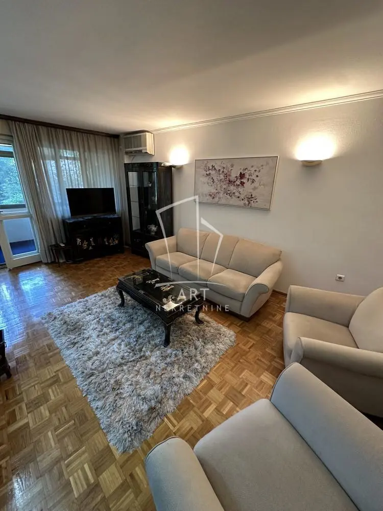Beograd Vračar Dvoiposoban stanovi 850 evra 