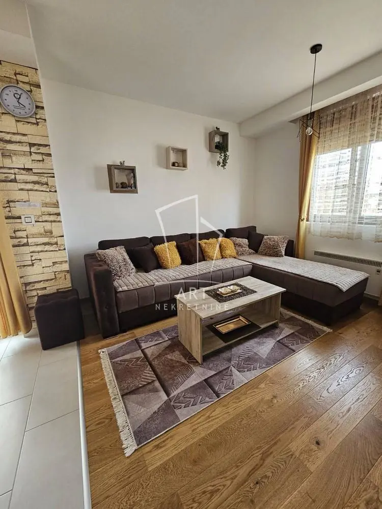 Dvosoban stanovi Zlatibor Potoci 65000 evra 