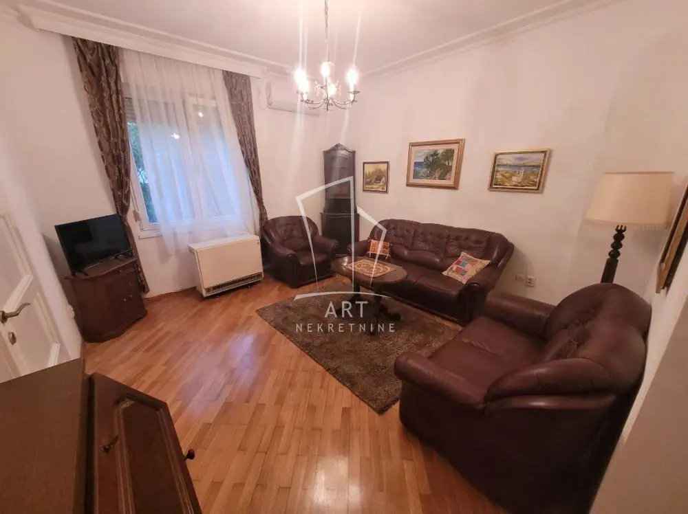 Dvosoban stanovi Zvezdara Đeram 650 evra 