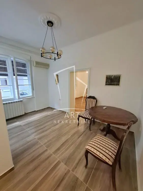 Beograd Vračar poslovni prostor 700 evra 