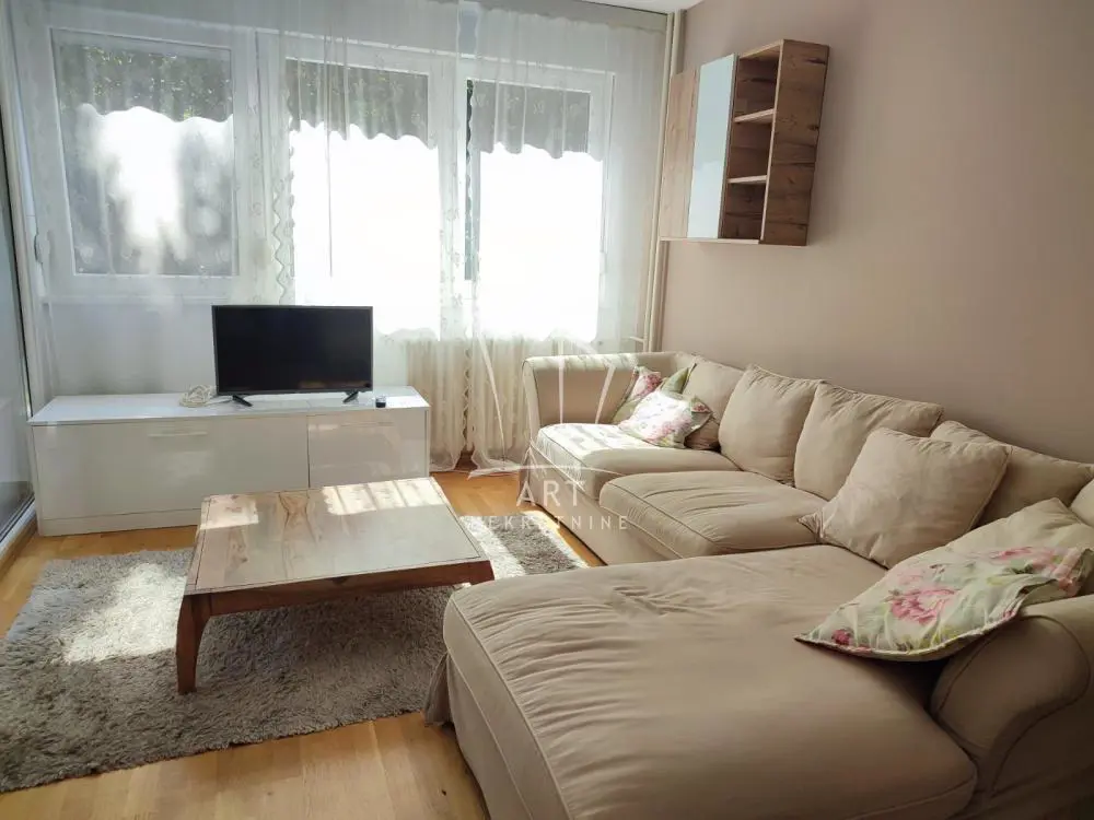 Beograd Voždovac Jednoiposoban stanovi 600 evra 