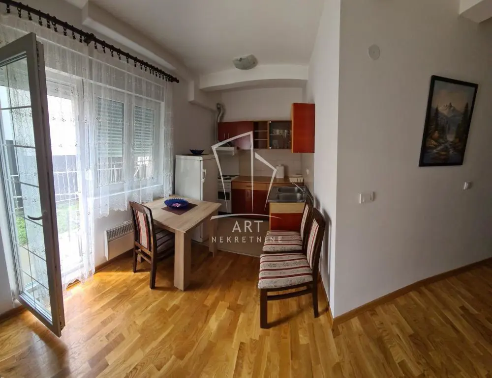 Beograd Vračar  novogradnja Trosoban stanovi 1500 evra 