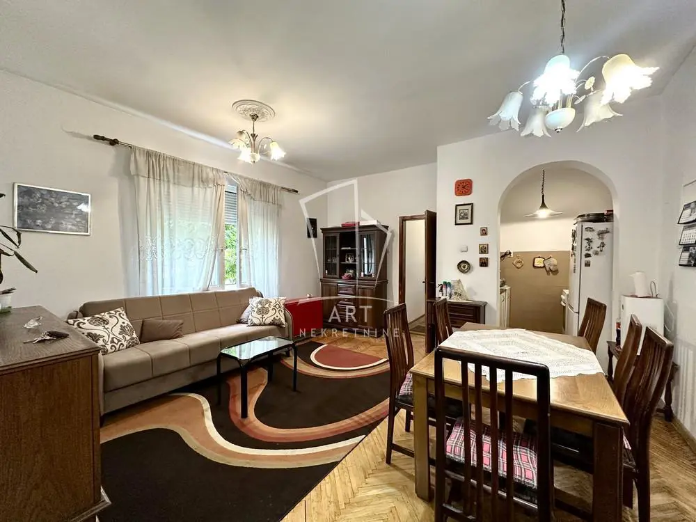 Trosoban stanovi Čukarica Banovo brdo 140990 evra 