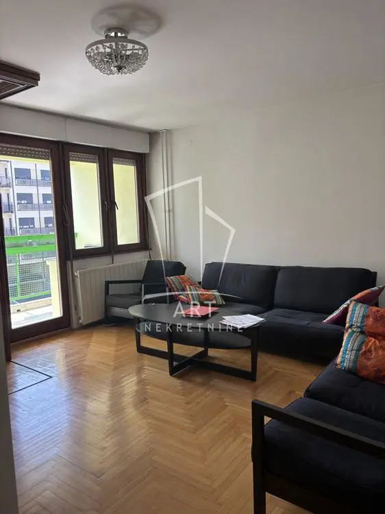 Beograd Čukarica Dvoiposoban stanovi 550 evra 