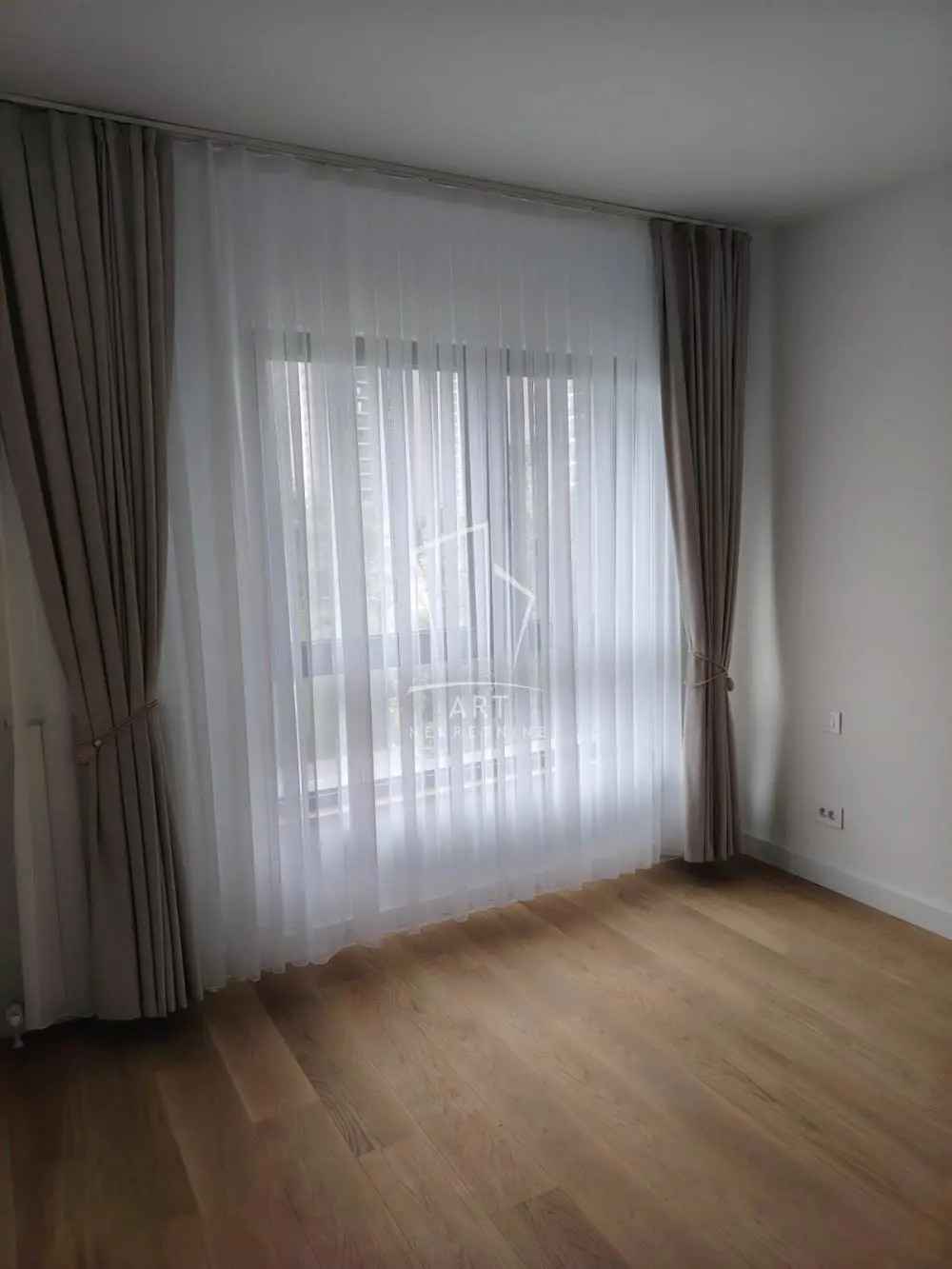 Beograd Savski venac  novogradnja Trosoban stanovi 1400 evra 