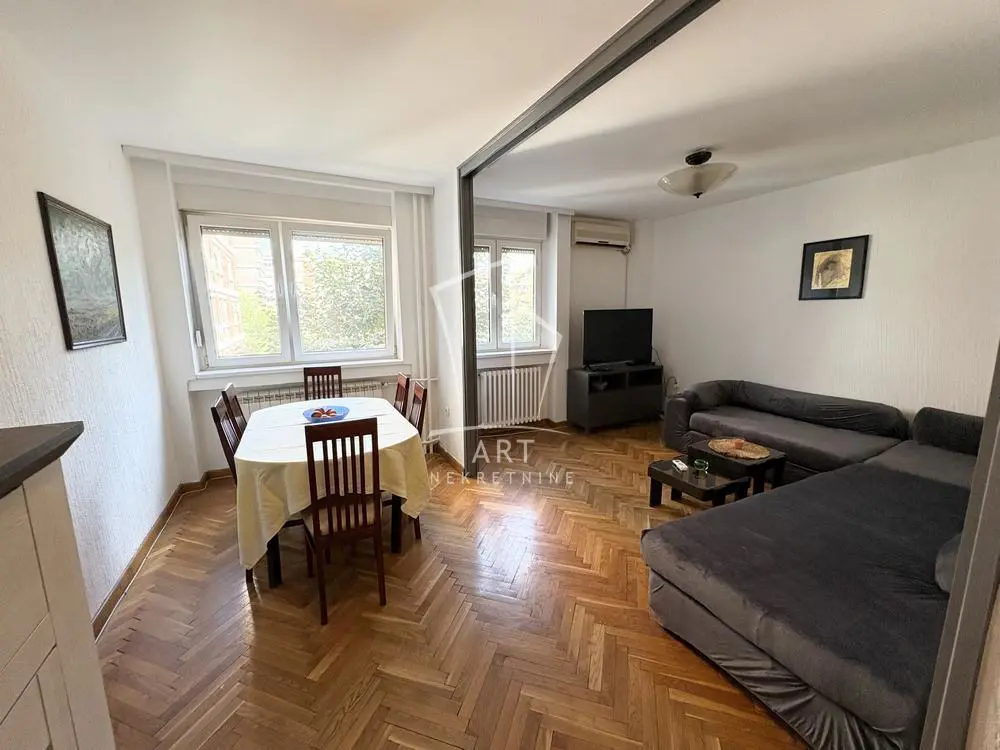 Beograd Palilula Trosoban stanovi 1000 evra 
