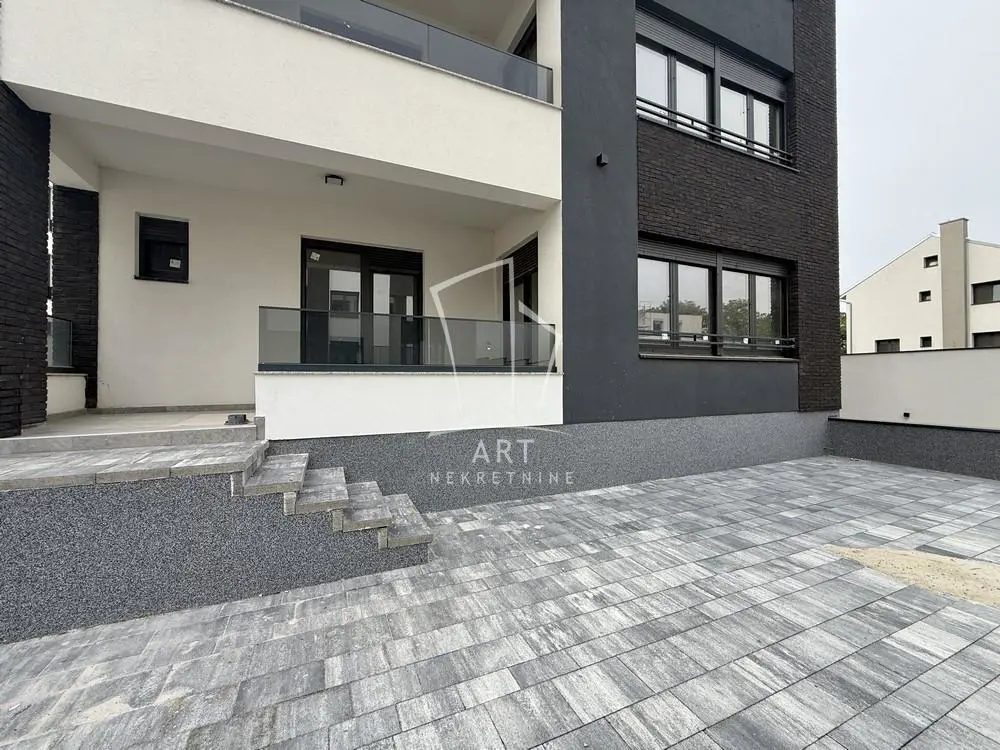 Beograd Zemun Četvorosoban stanovi 399500 evra 