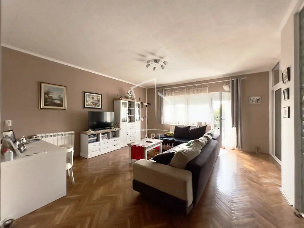 kuće SREMSKI OKRUG Zemunska (Novi Banovci) 