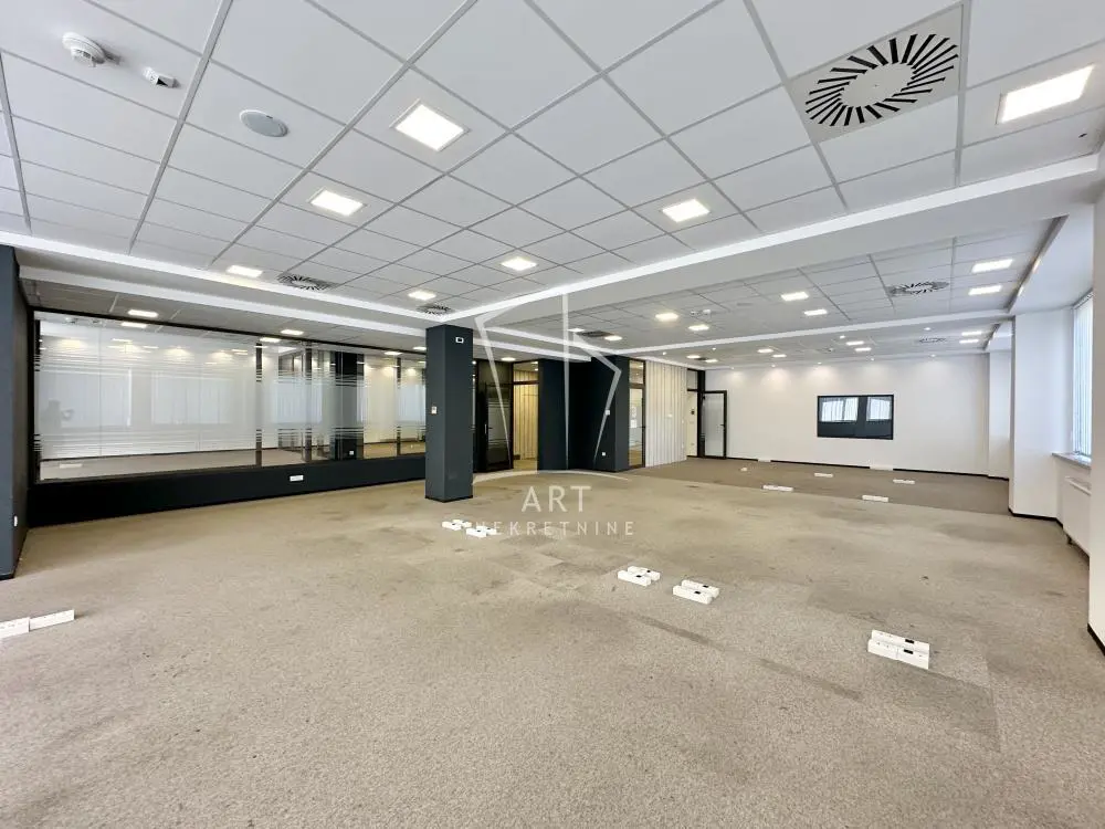 Beograd Novi Beograd poslovni prostor 4847 evra 