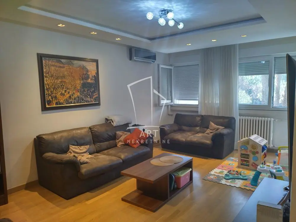 Dvosoban stanovi Zemun Zemun centar 800 evra 