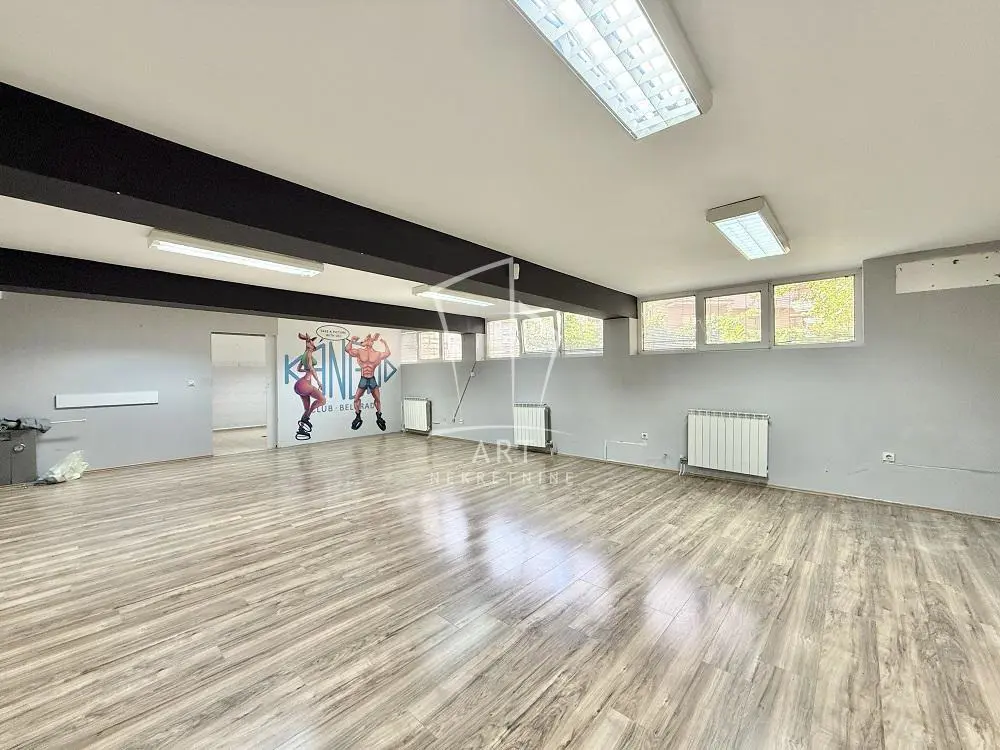 poslovni prostor Vračar Hram 210000 evra 