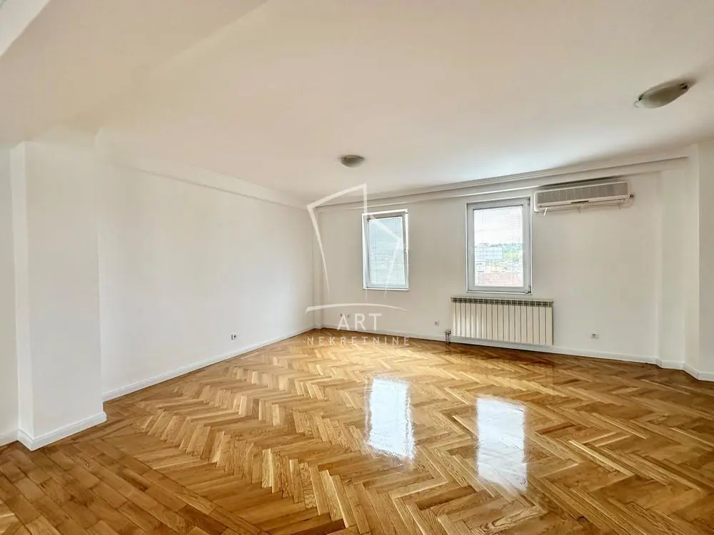 Beograd Vračar Četvorosoban stanovi 1650 evra 