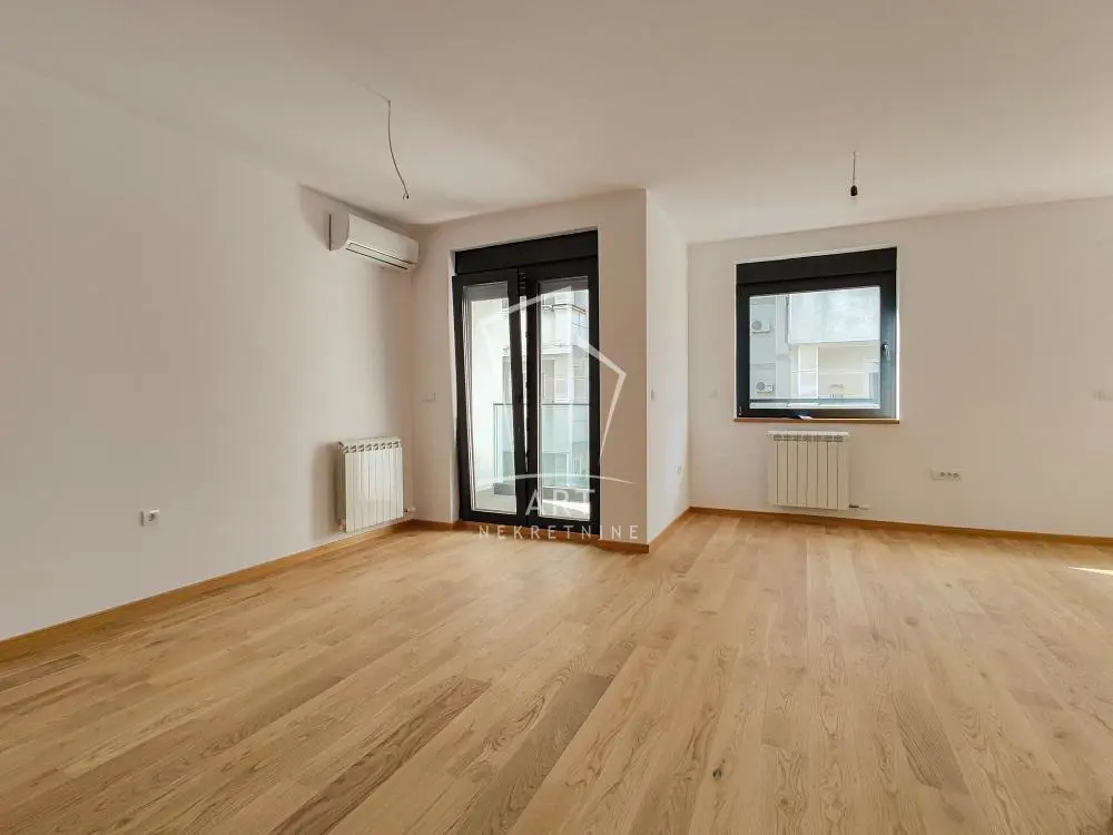 Beograd Voždovac Trosoban stanovi 295000 evra 