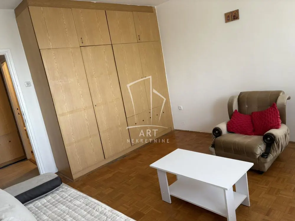 Beograd Novi Beograd Trosoban stanovi 600 evra 