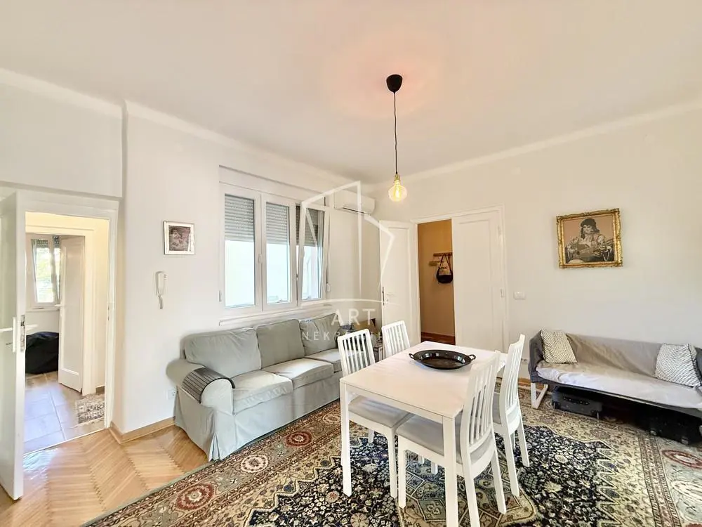 Trosoban stanovi Savski Venac Beograđanka 1250 evra 