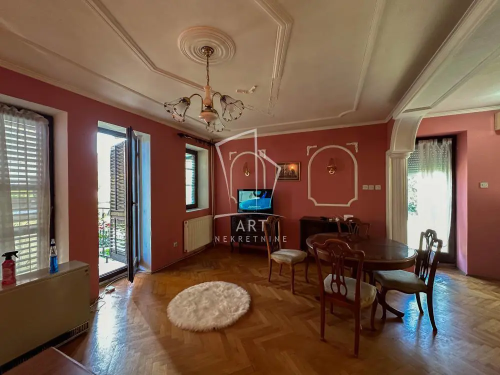 Beograd Zemun kuće 175000 evra 