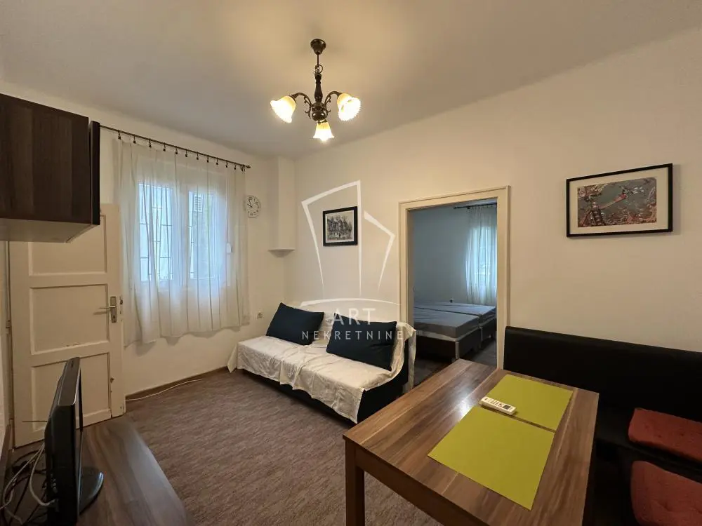 Dvosoban stanovi Savski venac Dedinje 600 evra 