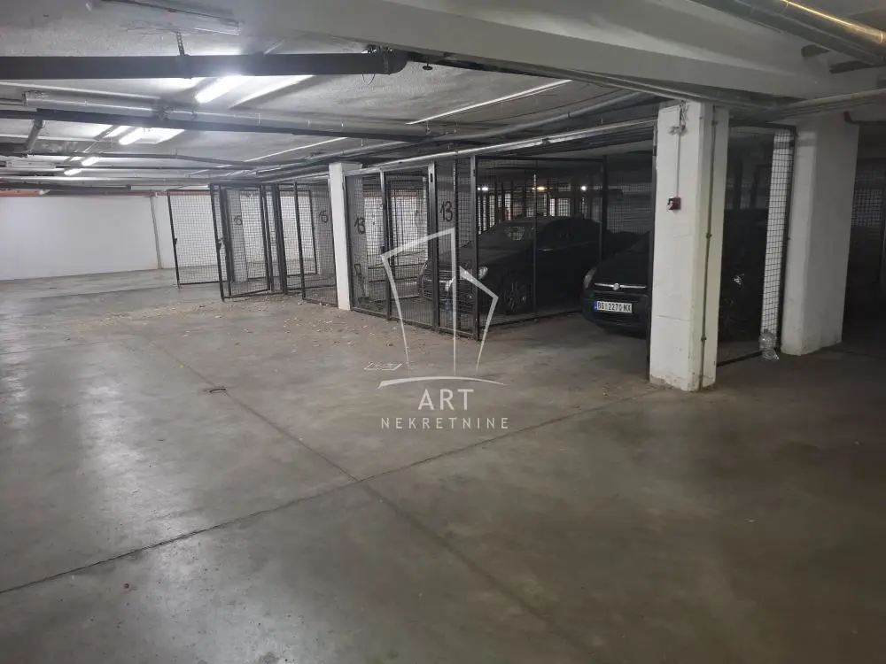 Beograd Čukarica garaža 27000 evra 