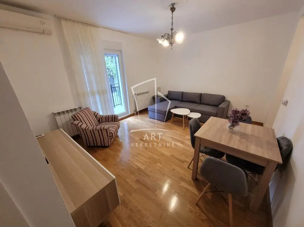 Beograd Palilula Dvoiposoban stanovi 450 evra 