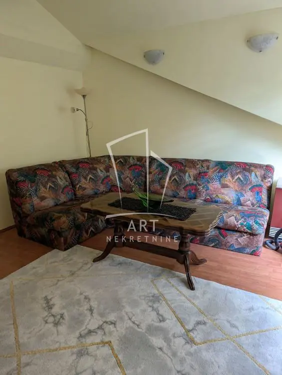 Beograd Zvezdara Trosoban stanovi 400 evra 