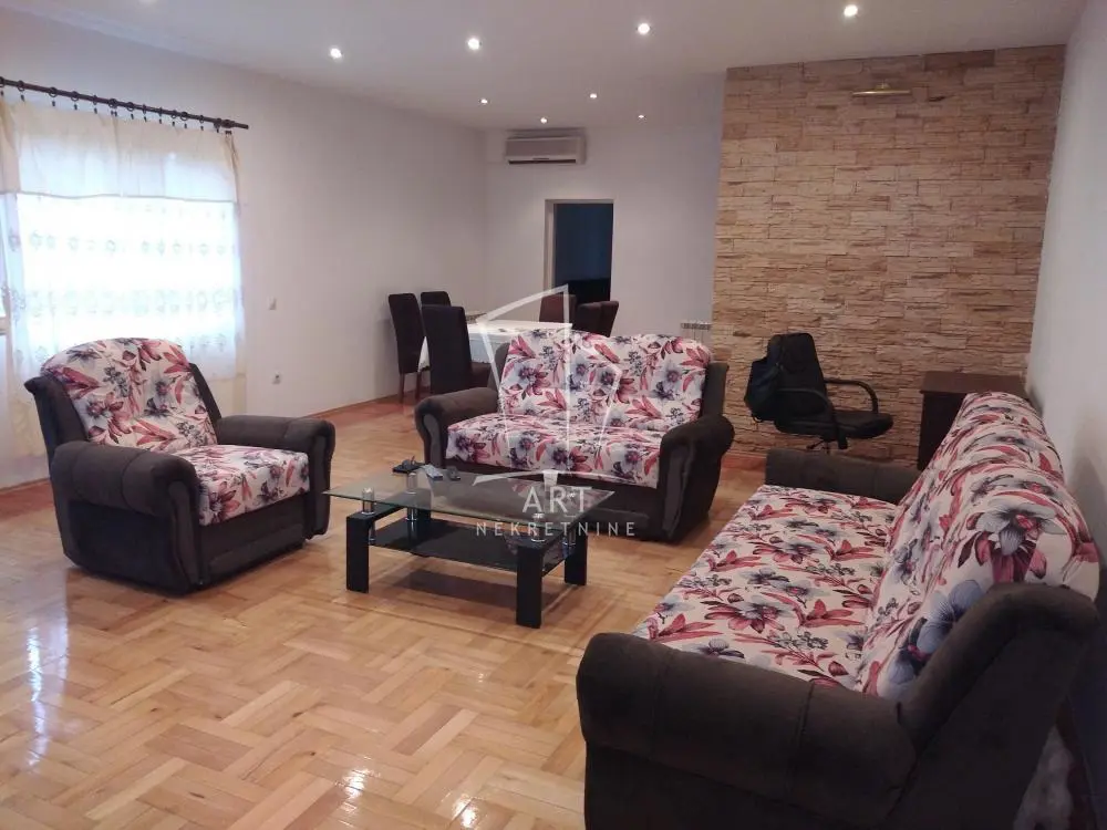 Dvosoban stanovi Voždovac Pašino i Lekino brdo 500 evra