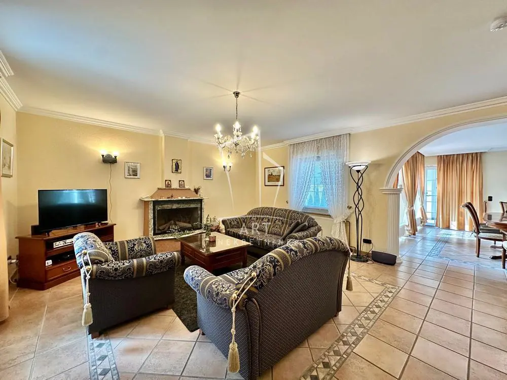 SREMSKI OKRUG Stara Pazova kuće 385000 evra 