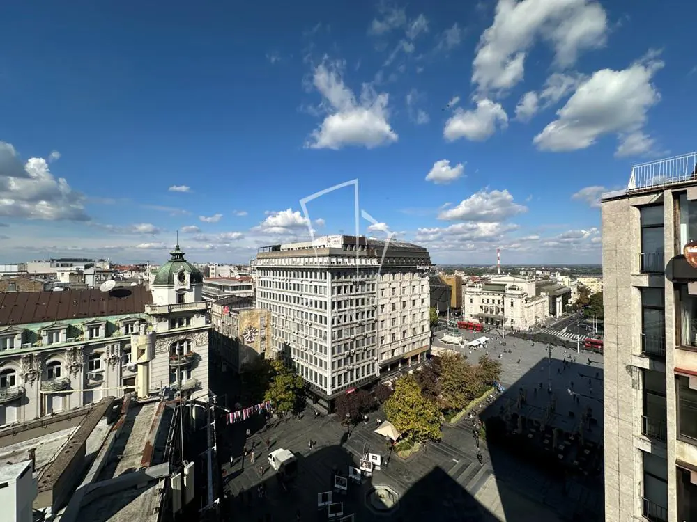 poslovni prostor Stari Grad Knez Mihailova i Studentski trg 6480 evra 