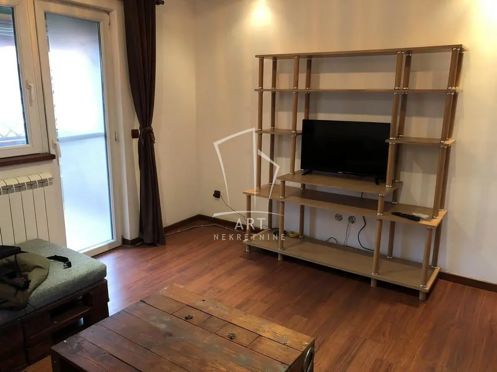 stanovi Beograd Sutjeska 8 Četvoroiposoban 