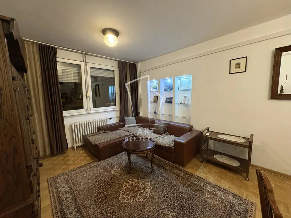 stanovi Beograd Palmira Toljatija Troiposoban