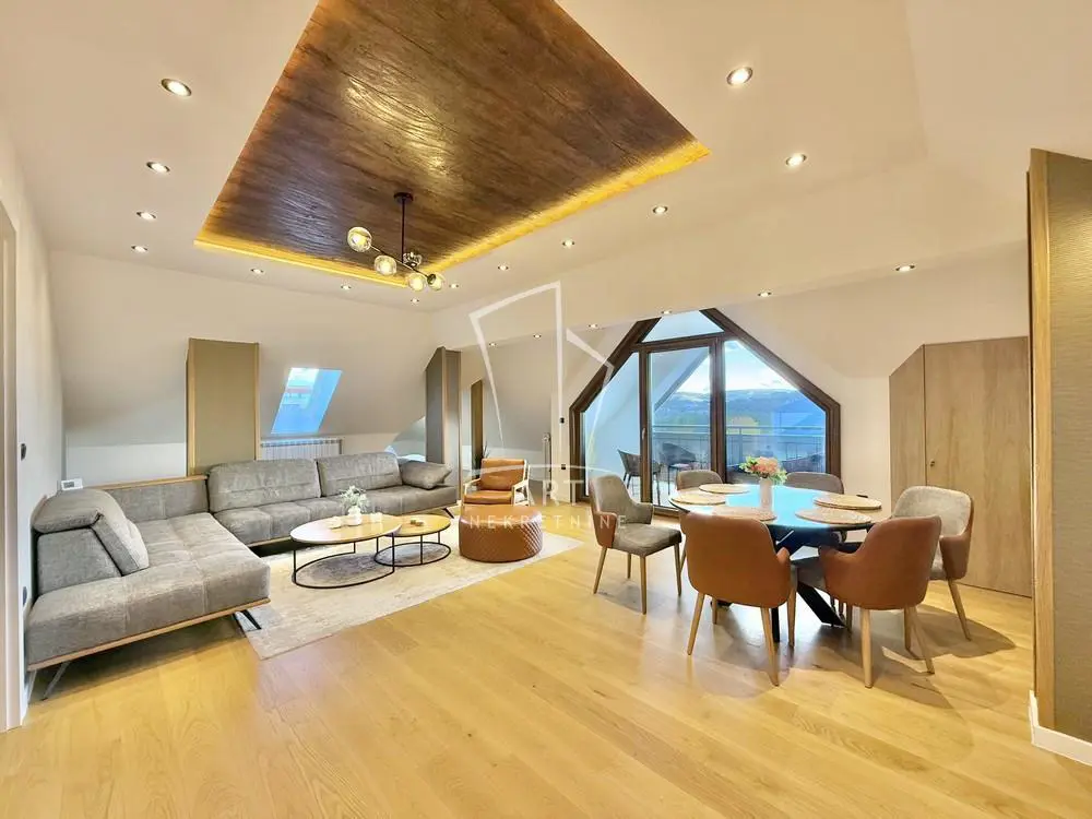 ZLATIBORSKI OKRUG Zlatibor Četvoroiposoban stanovi 370000 evra 