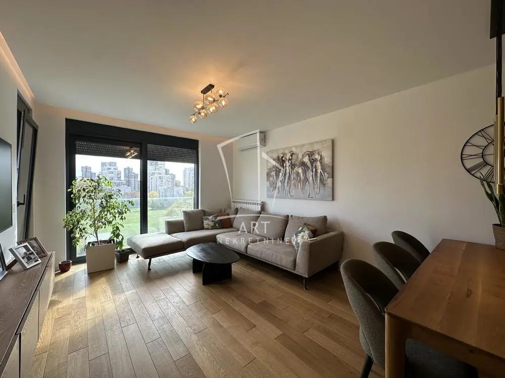 Beograd Novi Beograd Četvorosoban stanovi 400000 evra 