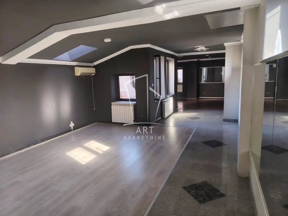 poslovni prostor Zvezdara Vukov spomenik 1800 evra 