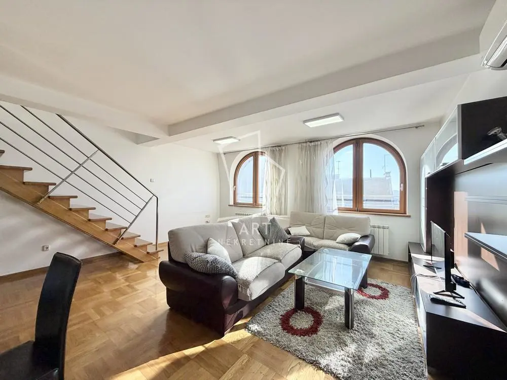 Trosoban stanovi Vračar Čubura 1000 evra 