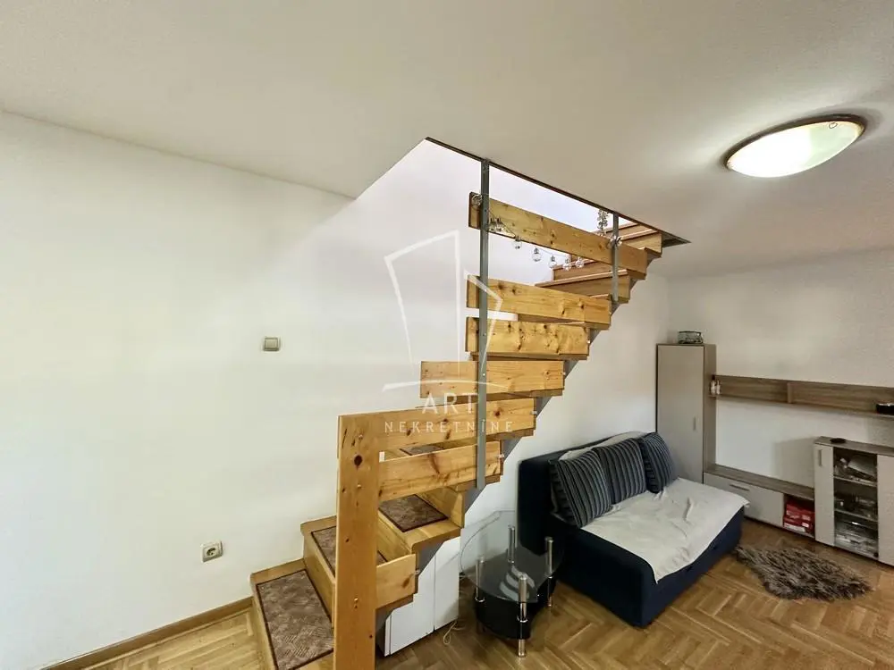 kuće Zvezdara Učiteljsko naselje 190000 evra 