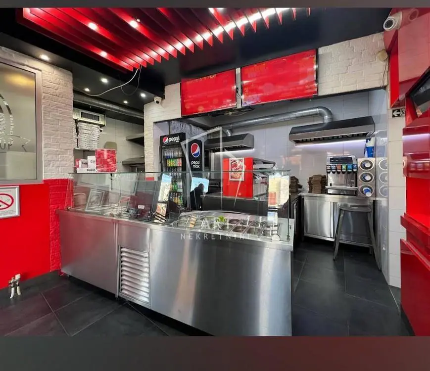 poslovni prostor Zvezdara Đeram 75000 evra 