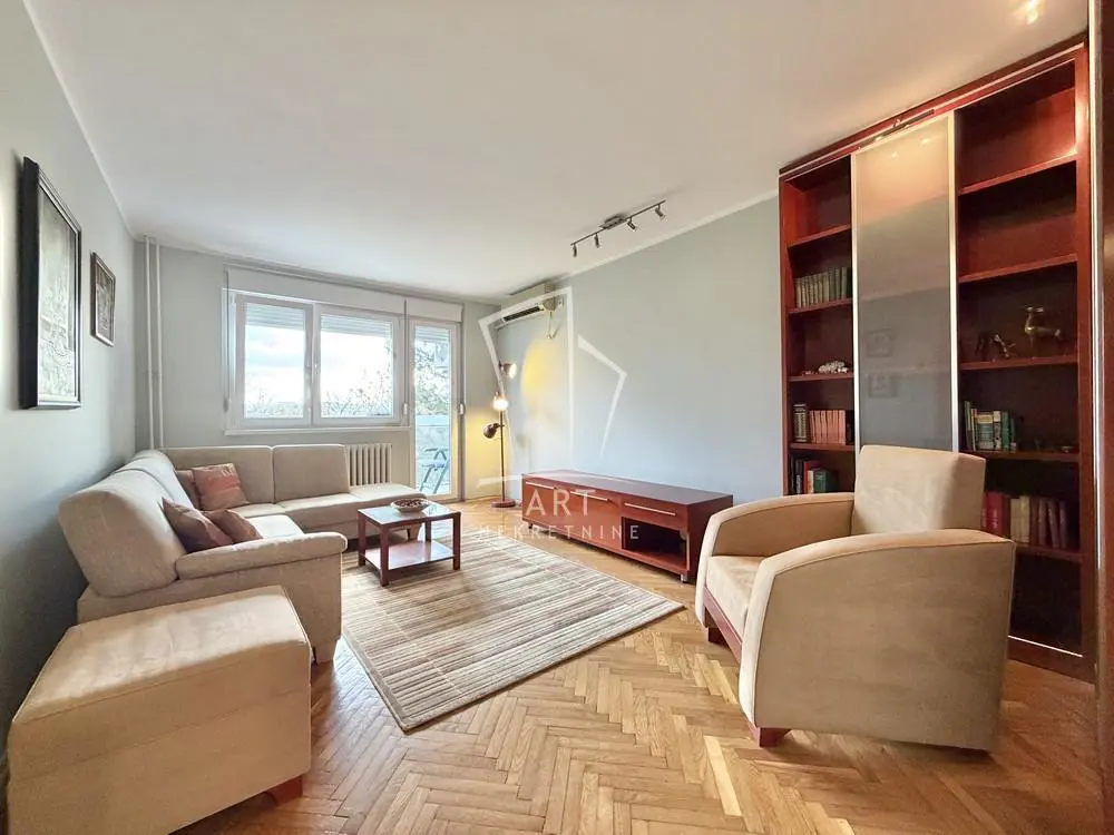 Dvoiposoban stanovi Voždovac Šumice 750 evra 