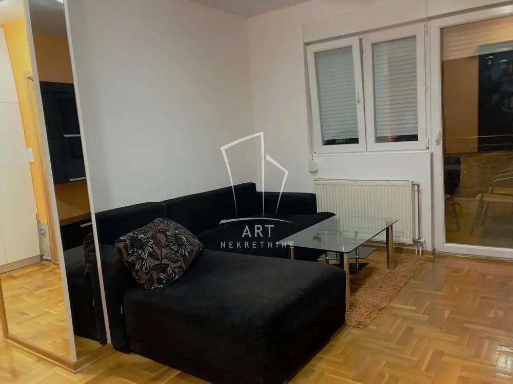 Dvosoban stanovi Voždovac Pašino i Lekino brdo 600 evra 