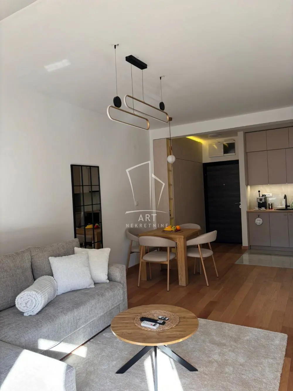 Dvosoban stanovi Voždovac Trošarina 850 evra 