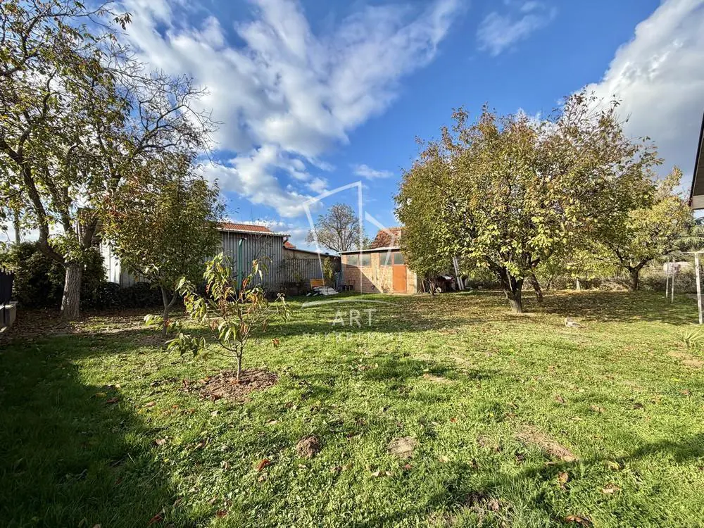 plac Voždovac Avala 50000 evra 